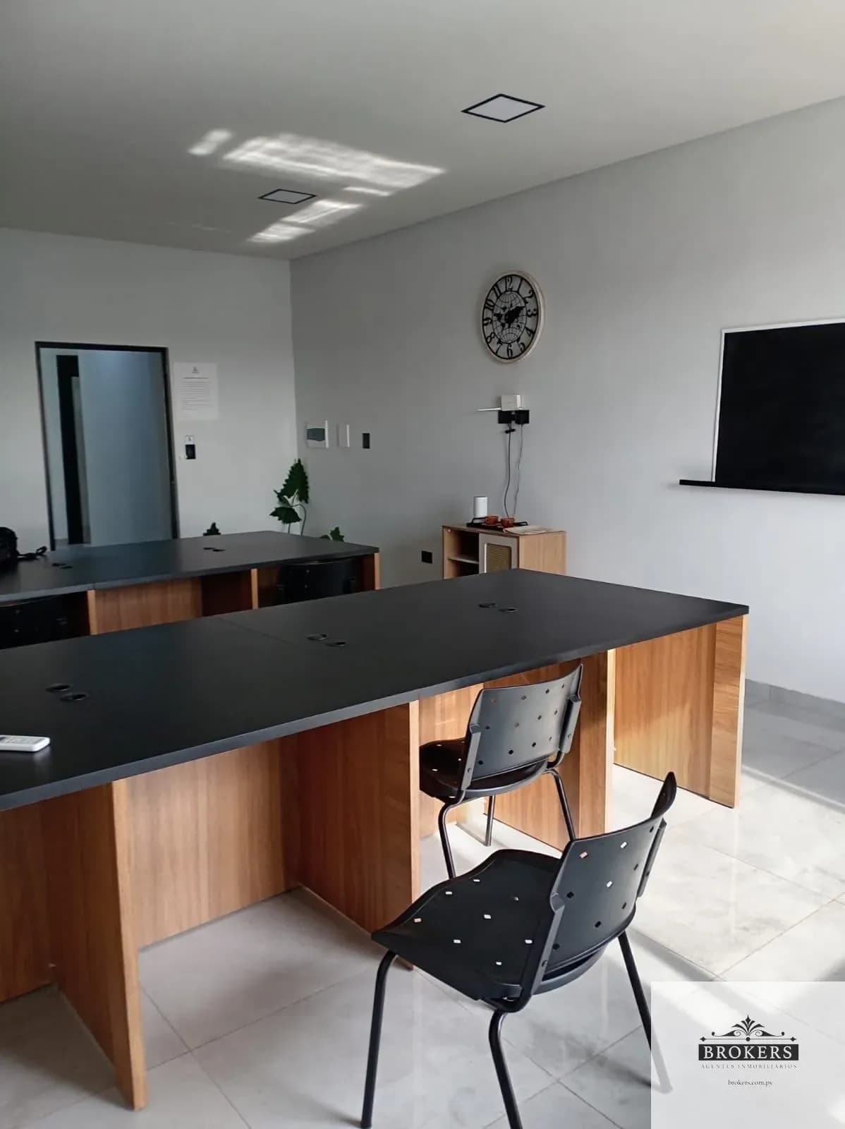 Apartamento de 2 Quartos para Aluguel em San Lorenzo - Image 2