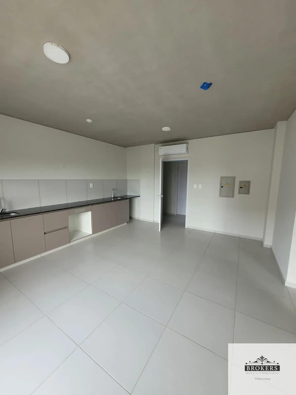 2-Bedroom Apartment for Sale in Loma Merlo, Luque - Image 6