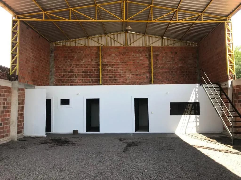 Depósito de 360m² en Venta en Limpio - Image 5