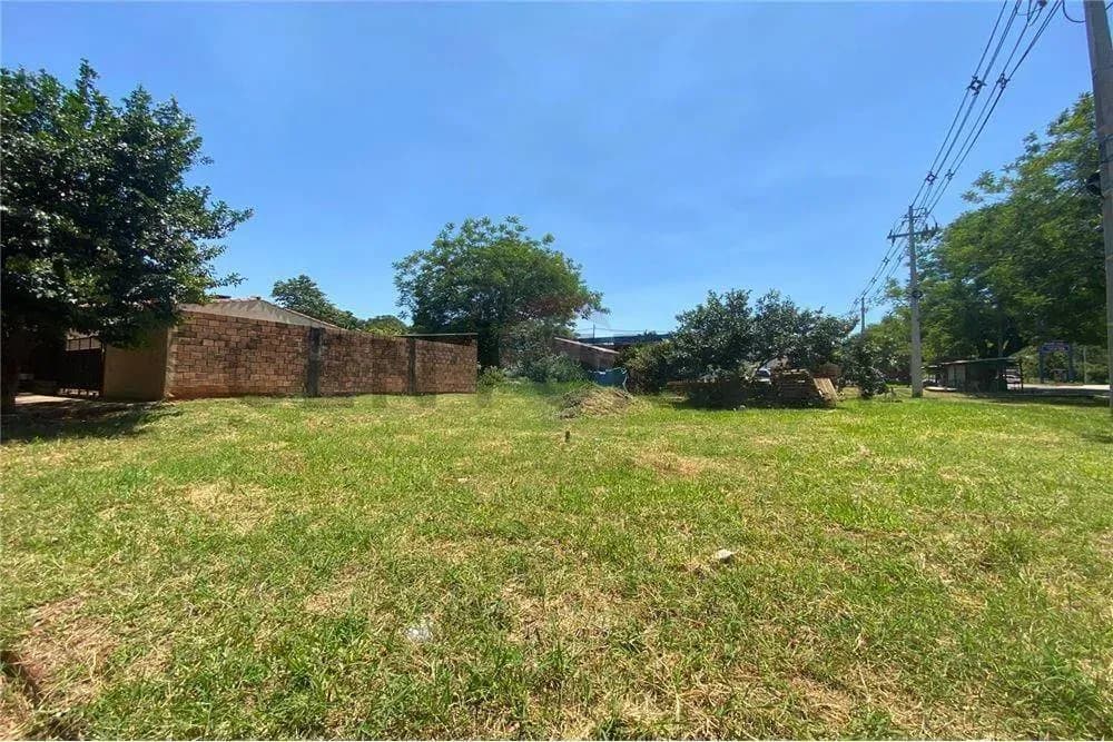 Terreno de 360m² à Venda em Areguá