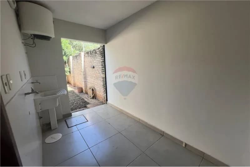 Casa de 3 quartos à venda em Cuarto Barrio, Luque - Image 3