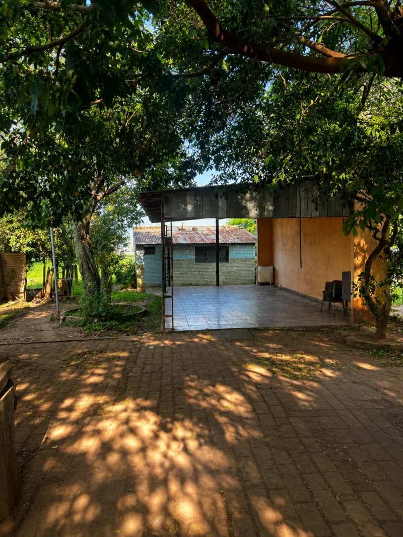 Casa de 2 dormitorios, 160m², en Venta en Coronel Oviedo - Image 3