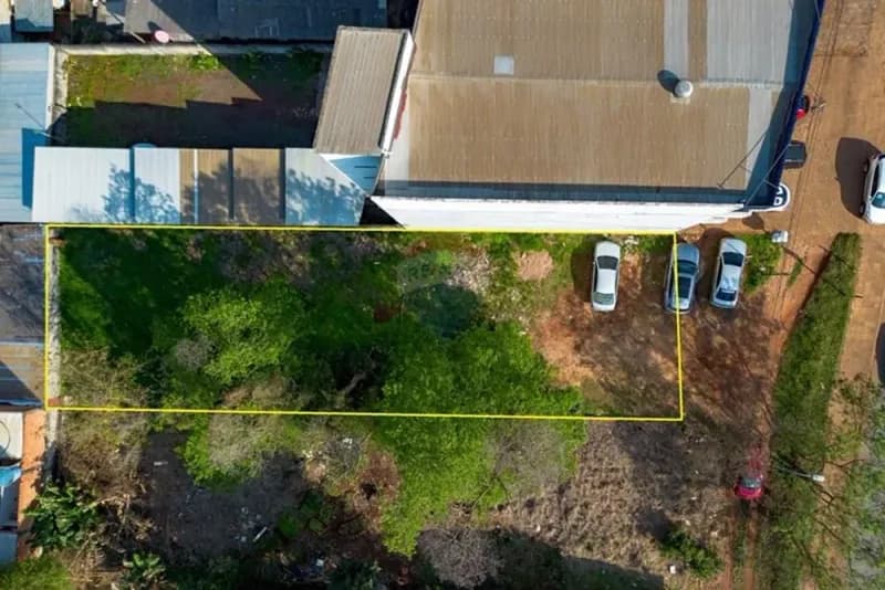 Terreno de 528m² en Venta en Carolina, Ciudad del Este - Image 3