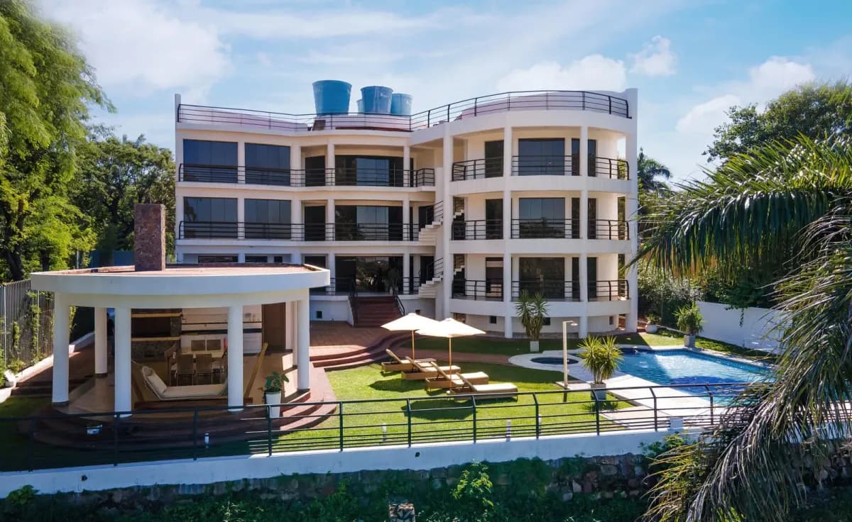 Retail Space of 2,627m² for Sale in Parques del Yatch, Lambaré - Image 11