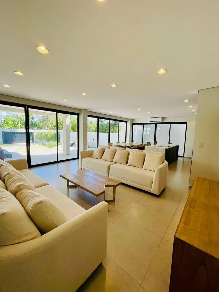 Casa de 4 dormitorios en Venta en San Bernardino - Image 14