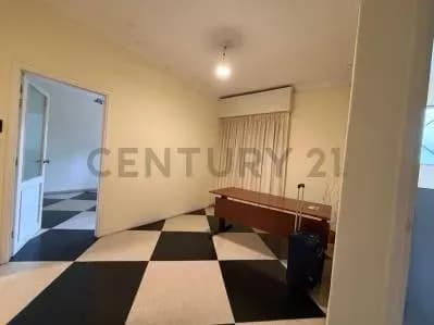Casa de 3 dormitorios en Venta en Parque Rodó, Montevideo - Image 2