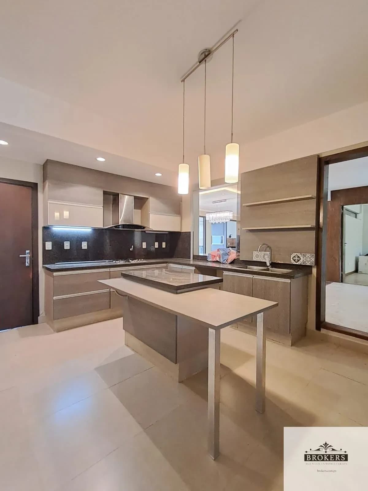 3-Bedroom House for Sale in Zárate Isla, Luque - Image 9