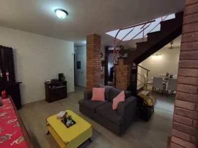 Listing by Karina Gimenez
