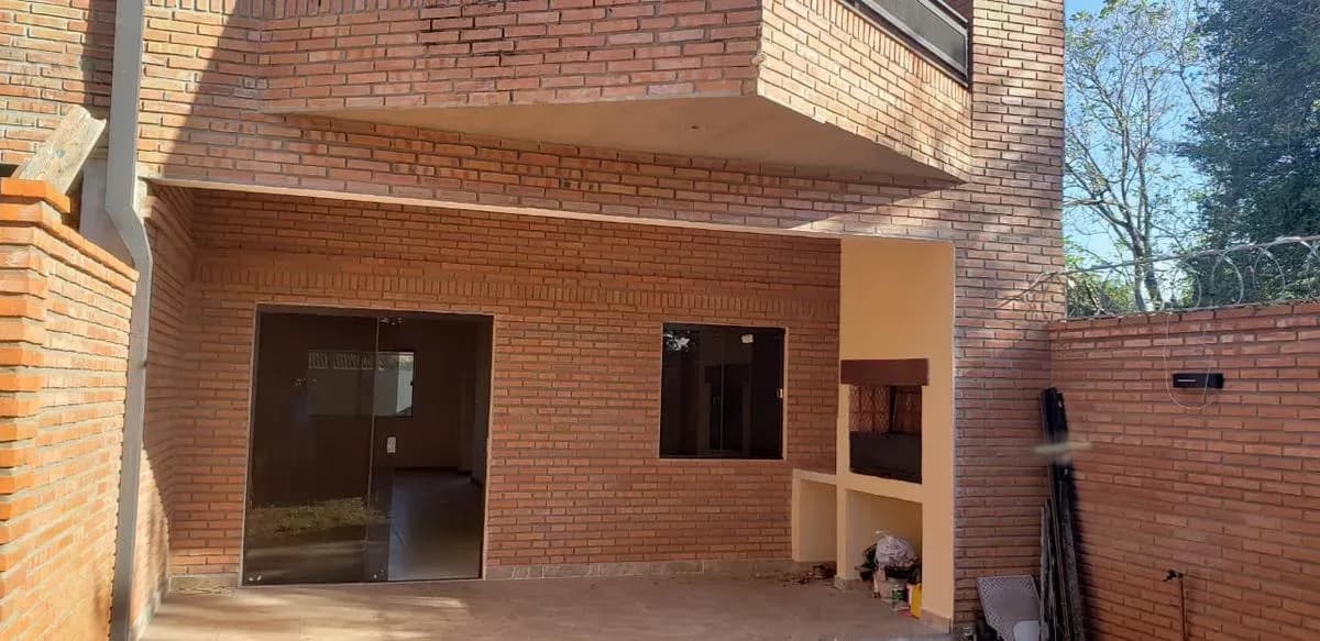 3-Bedroom House for Sale in Fernando de la Mora - Image 7
