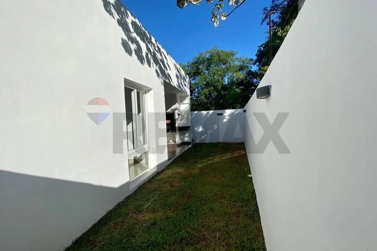 2-Bedroom House for Sale in Campo Grande, Luque - Image 15