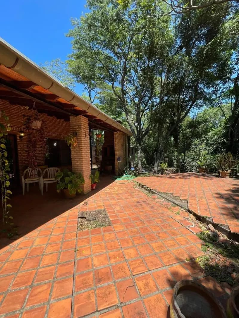 Terreno de 140m² en Venta en Estanzuela, Areguá - Image 3