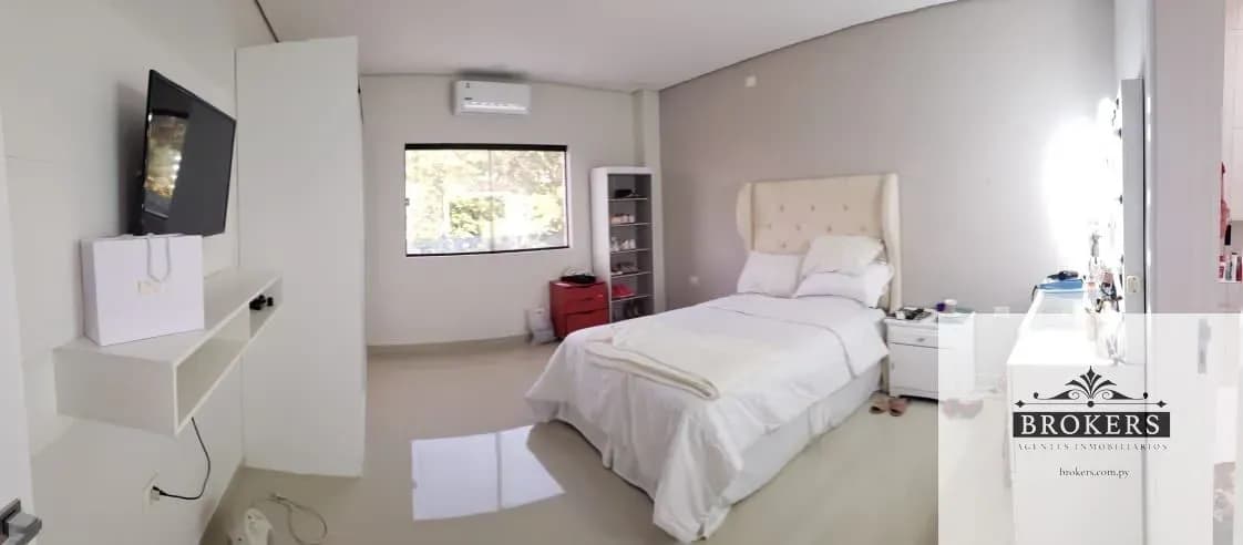 Casa de 4 quartos à Venda em Loma Merlo, Luque - Image 12