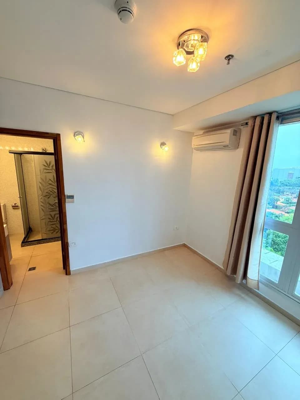 Departamento de 3 dormitorios en edificio Miranda, 190m², en Alquiler en Ycuá Satí, Asunción - Image 5