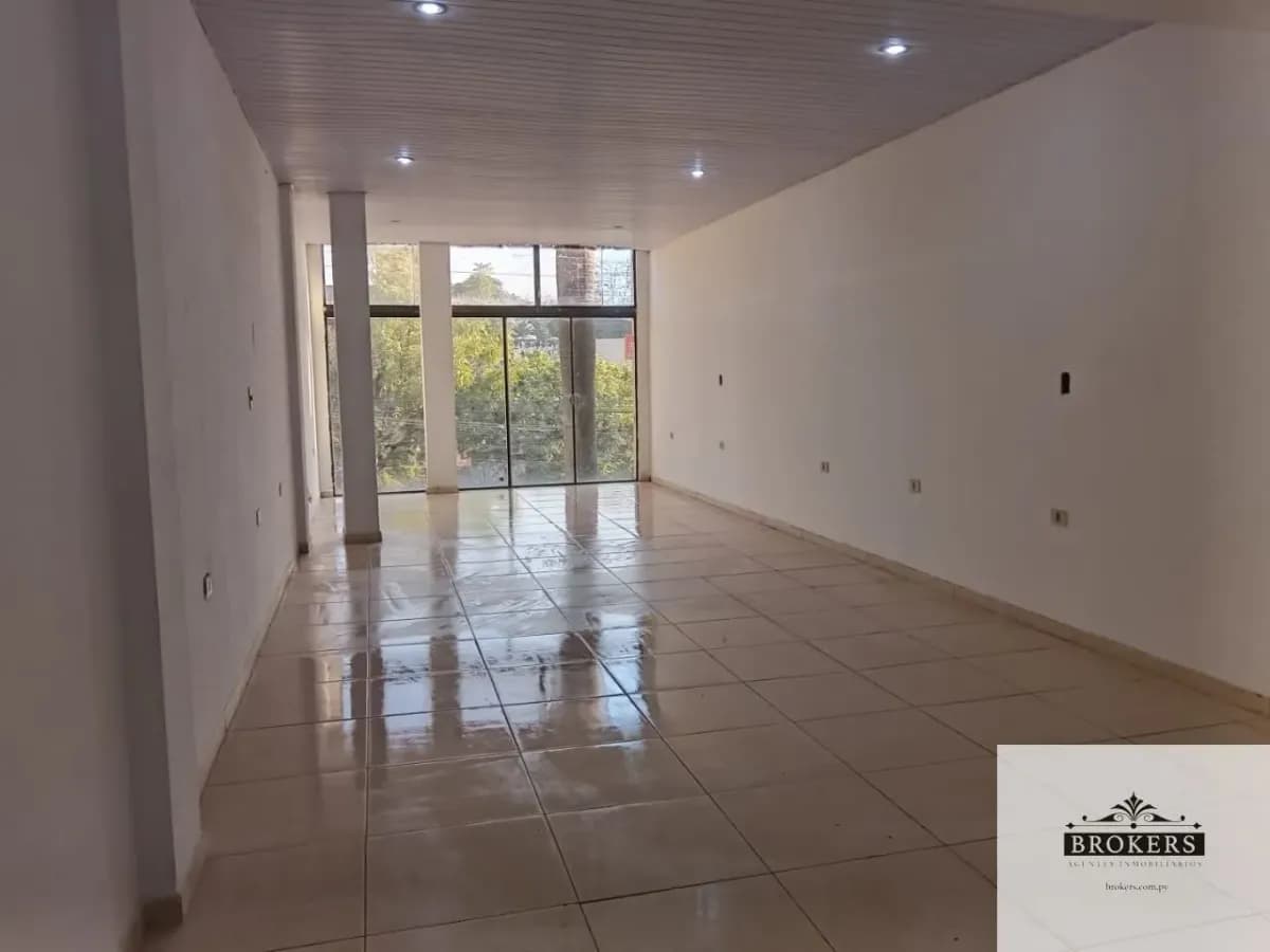 Retail Space of 120m² for Rent in Laguna Grande, Fernando de la Mora - Image 3