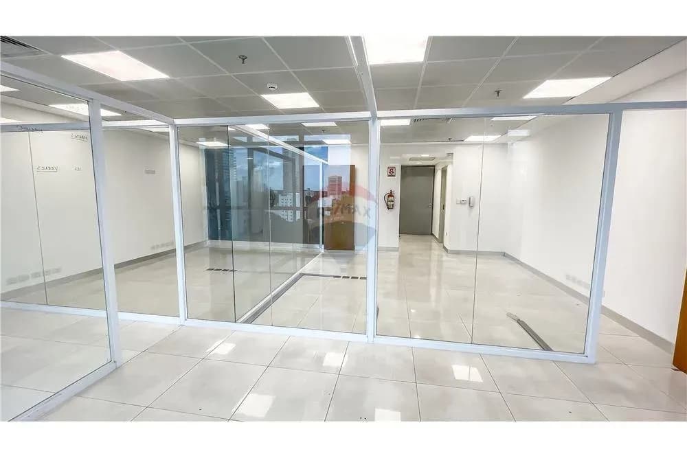 Local Comercial de 80m² en Venta en Las Lomas (Carmelitas), Asunción - Image 19