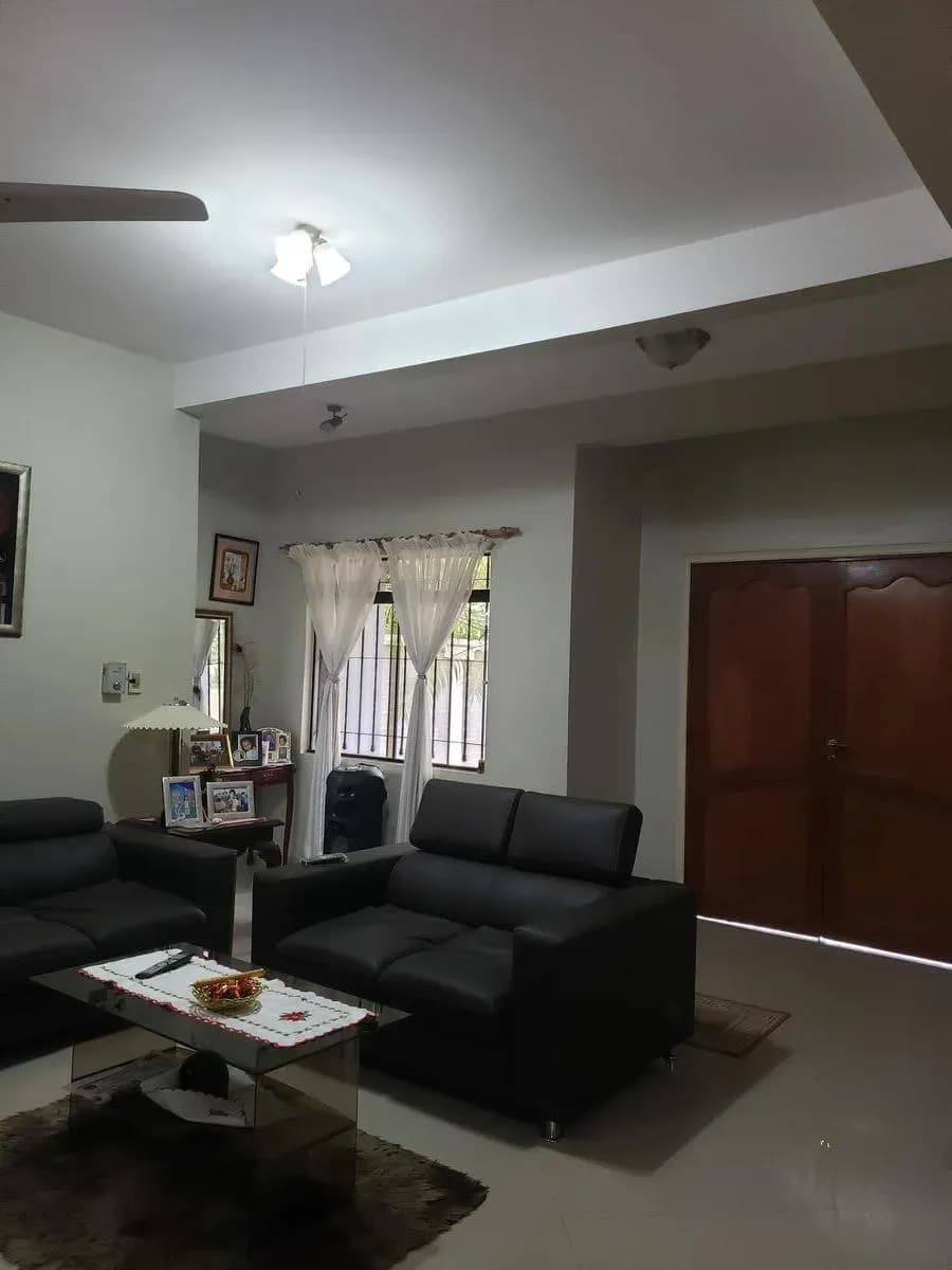 4-Bedroom House for Sale in Villa Ofelia, Fernando de la Mora - Image 2