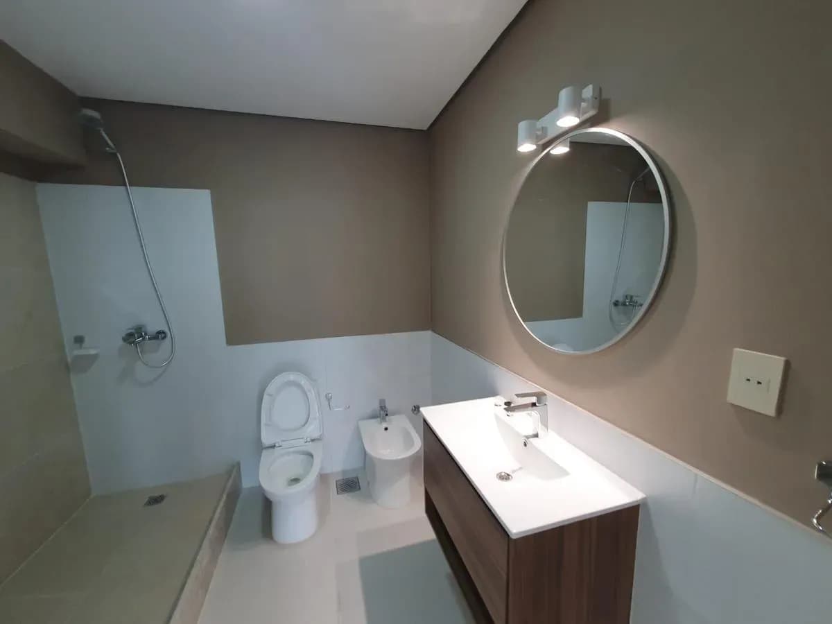 Office of 308m² for Rent in Salvador del Mundo, Asunción