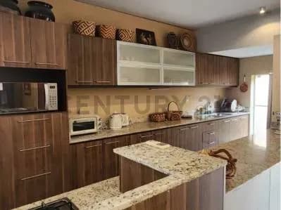 Casa de 4 dormitorios en Venta en San Bernardino - Image 3