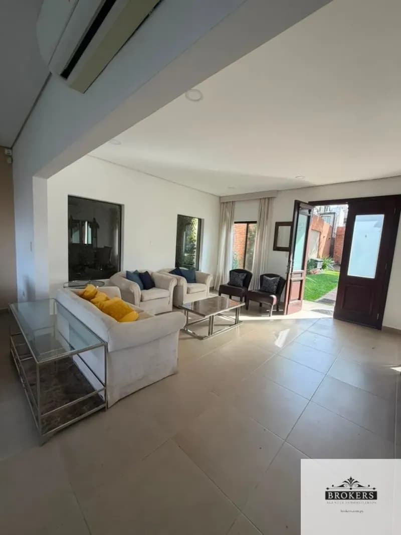 Casa de 3 dormitorios en Alquiler en Primer Barrio, Luque - Image 3