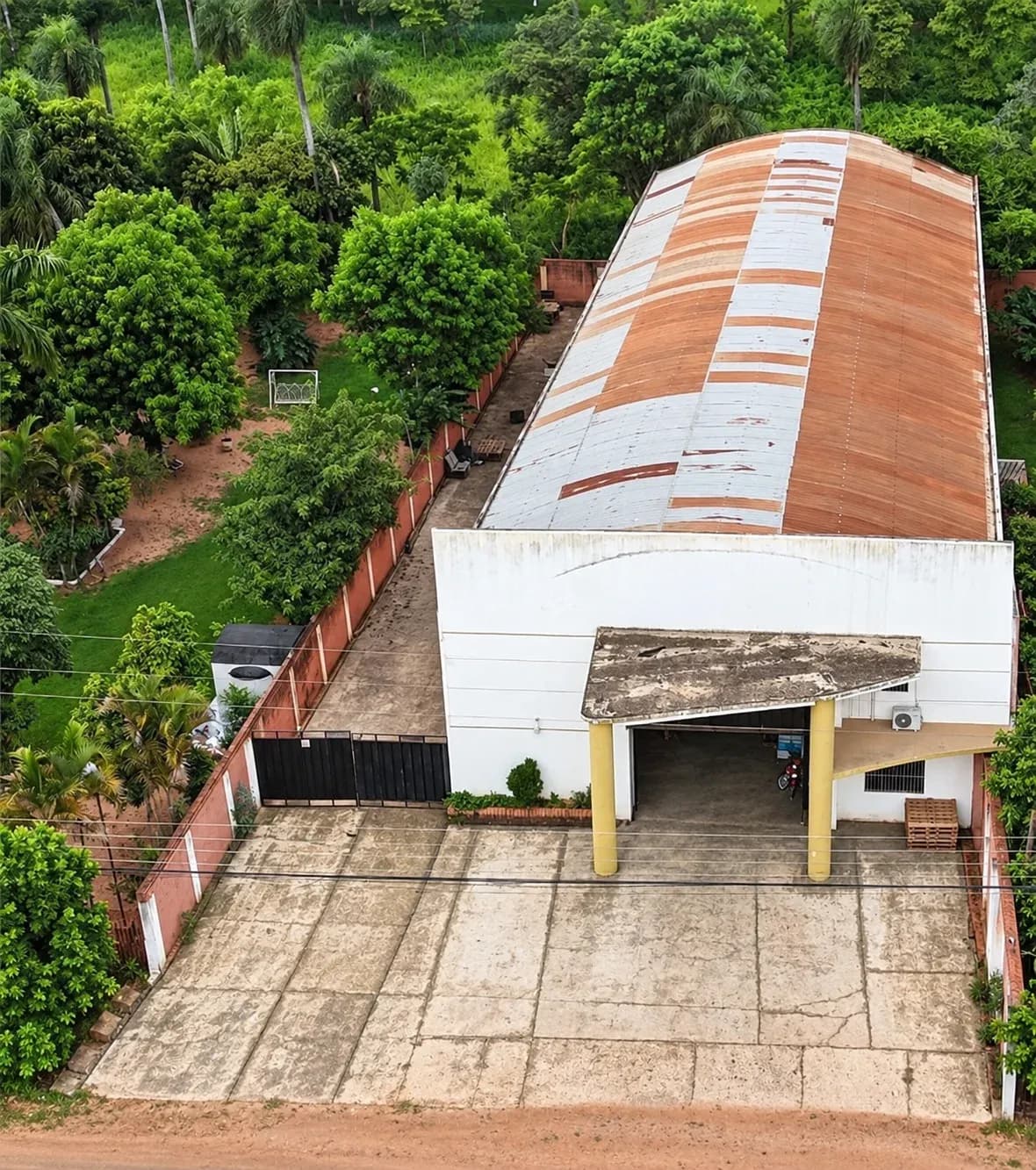 Commercial Space of 900m² for Sale in Coronel Oviedo - Image 4