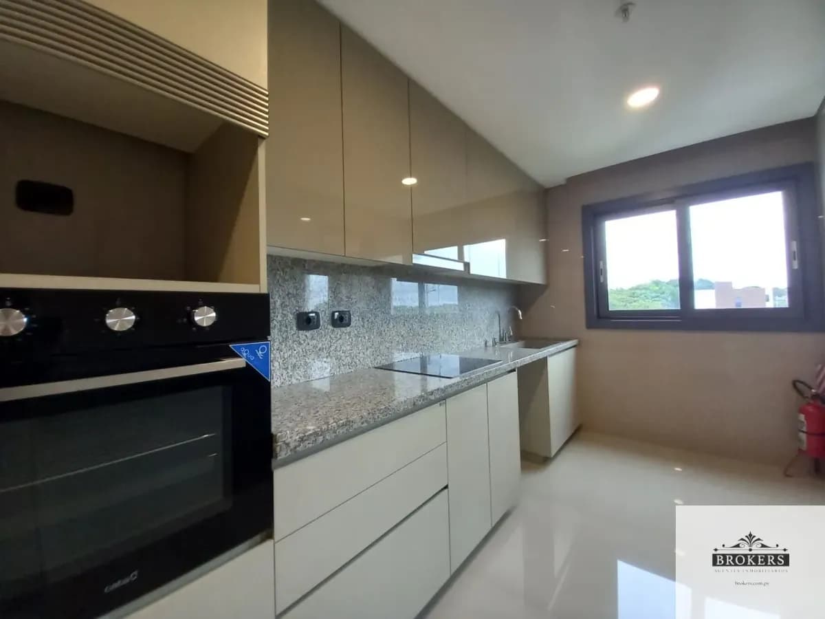 2-Bedroom Apartment for Rent in Madame Lynch, Asunción - Image 6