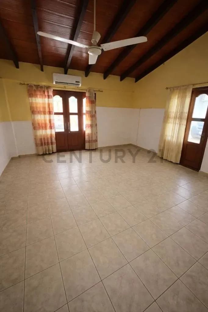 Casa de 4 dormitorios en Venta en Limpio - Image 6