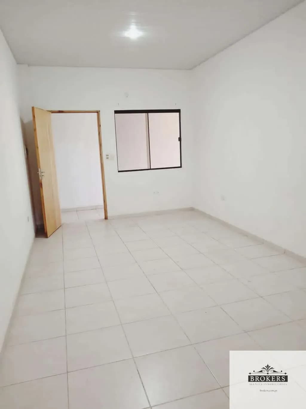 Office of 30m² for Rent in Laguna Grande, Fernando de la Mora - Image 3