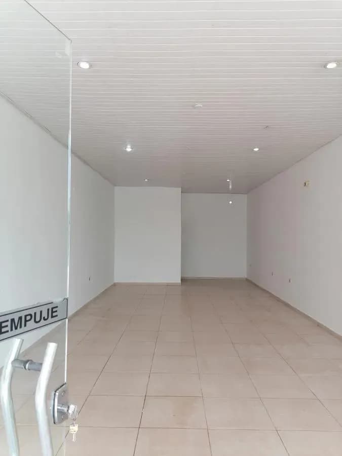 Retail Space of 30m² for Rent in Las Residentas, Fernando de la Mora - Image 2