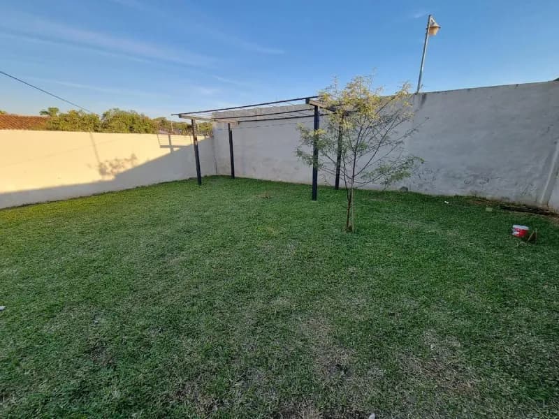 Casa de 3 dormitorios en Venta en San Lorenzo - Image 4