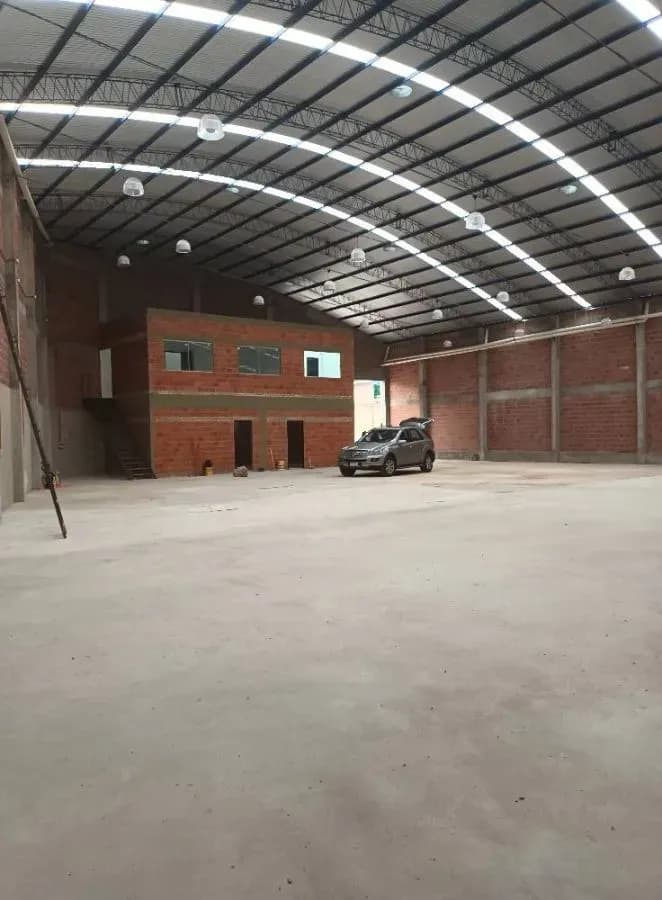 Warehouse of 814m² for Sale in San Francisco, San Lorenzo - Image 3