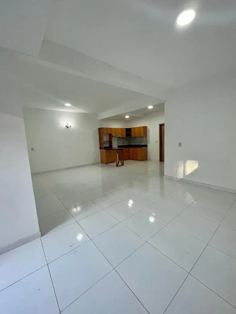 3-Bedroom House for Sale in Monseñor Bogarín, Mariano Roque Alonso - Image 3