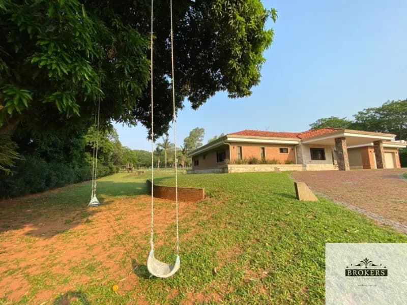 4-Bedroom House for Rent in Parques del Yatch, Lambaré - Image 3