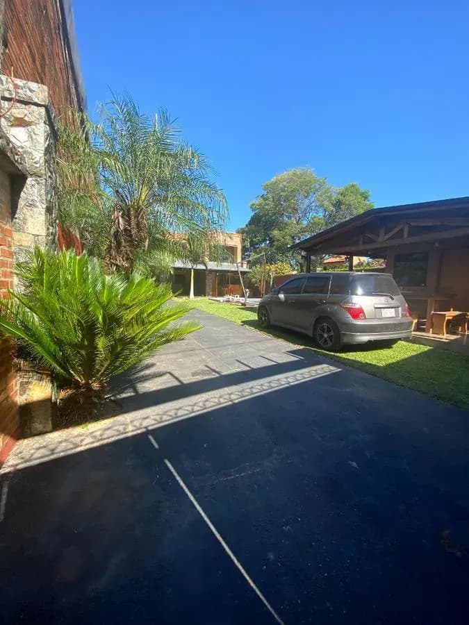 4-Bedroom House for Sale in Monseñor Bogarín, Mariano Roque Alonso - Image 3