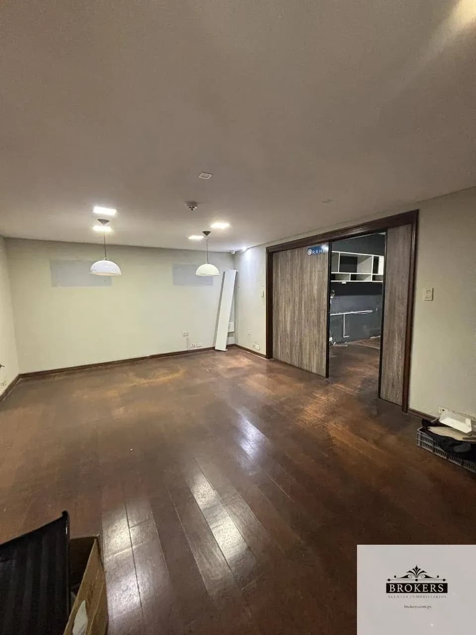 Office of 500m² for Rent in Santo Domingo, Asunción