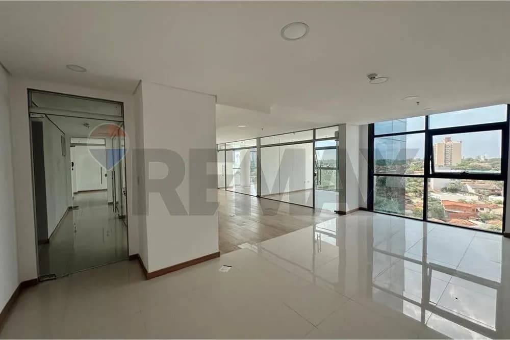 Espaço Comercial de 437m² para Alugar em Ycuá Satí, Asunción - Image 24
