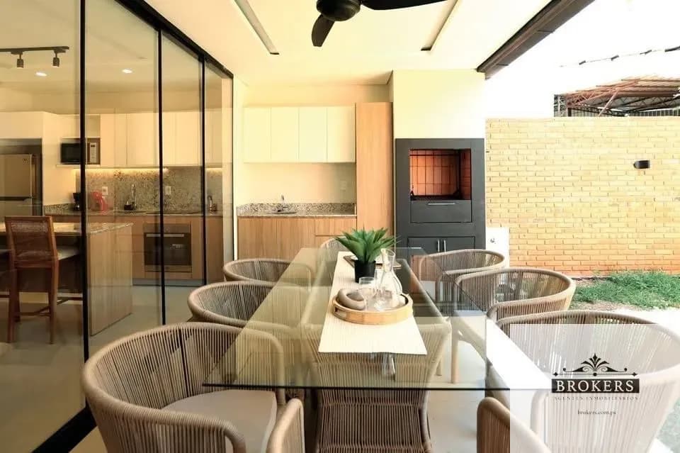 3-Bedroom House for Sale in San Lorenzo - Image 5
