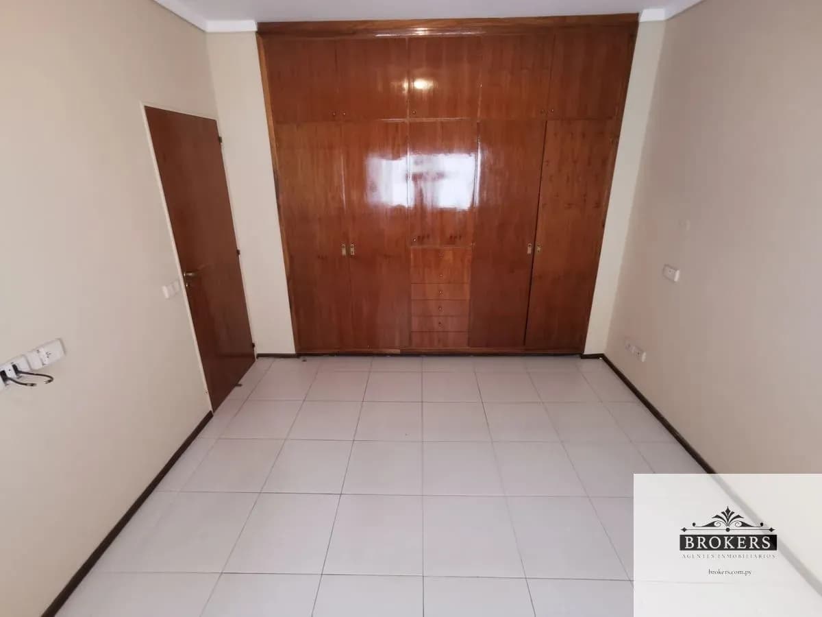 3-Bedroom Apartment for Sale in Mariscal López, Lambaré - Image 11