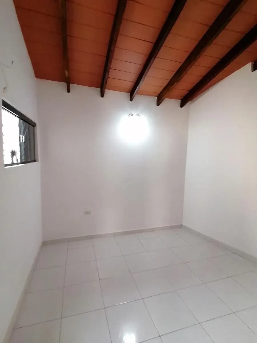 2-Bedroom House for Sale in Monseñor Bogarín, Mariano Roque Alonso - Image 19