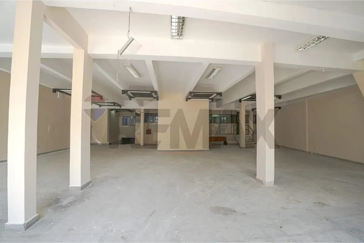 Local Comercial de 1,335m² en Venta en Recoleta, Asunción - Image 4