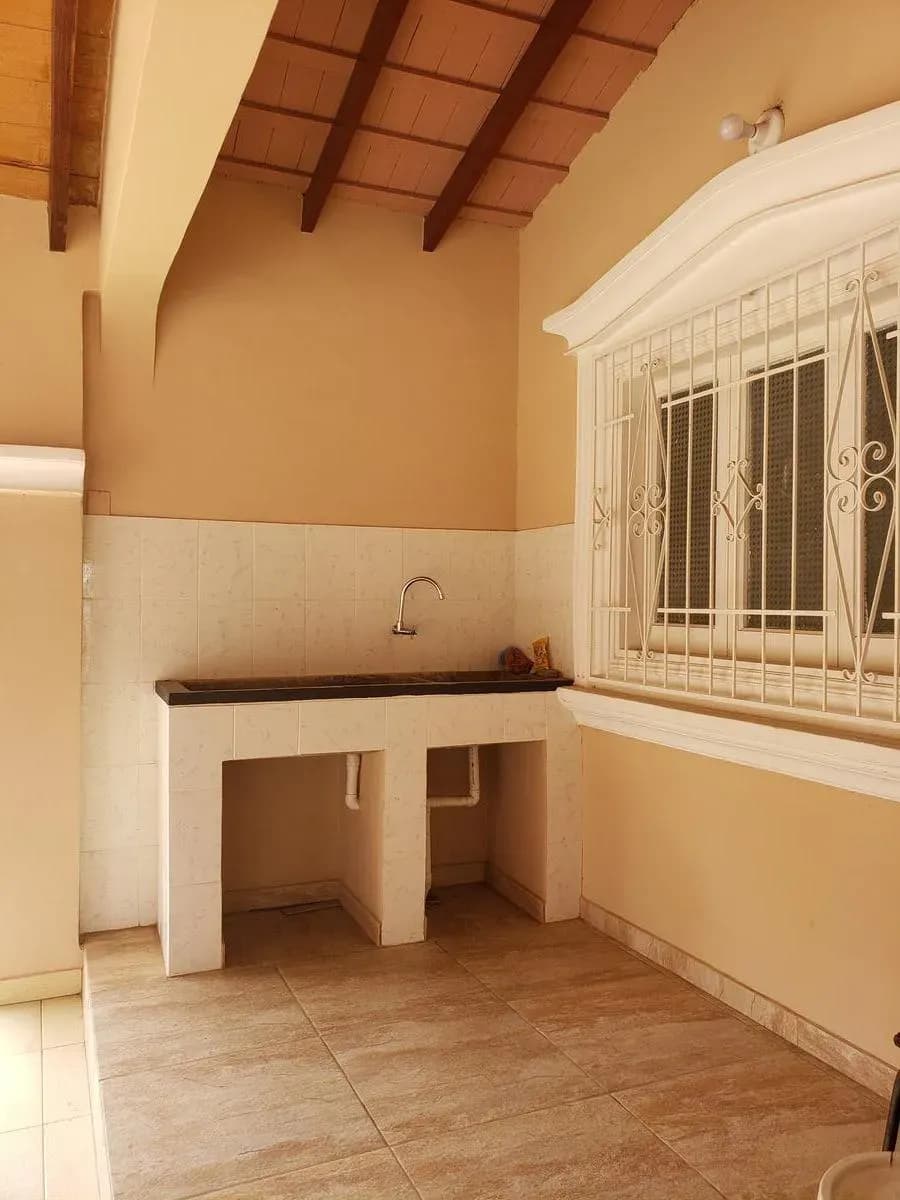 4-Bedroom House for Sale in Las Mercedes, San Lorenzo - Image 6