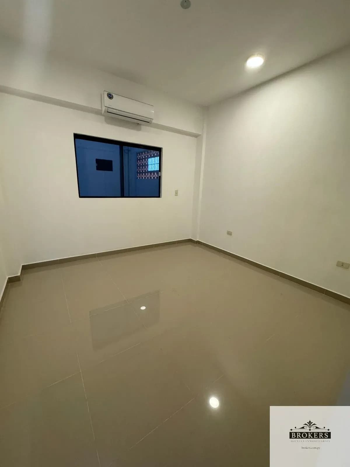 2-Bedroom Apartment for Rent in Laguna Grande, Fernando de la Mora - Image 10