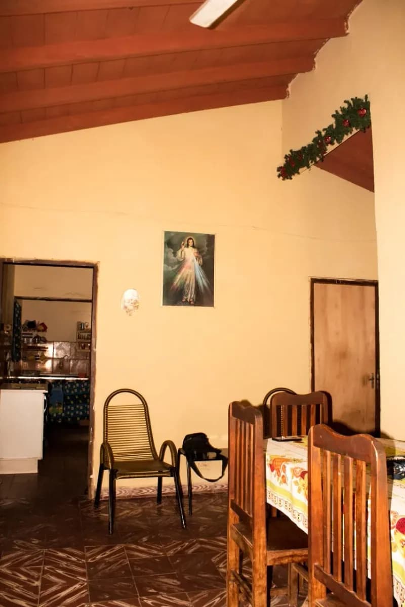 Casa en venta en Loma Pyta - con salones comerciales - Image 4