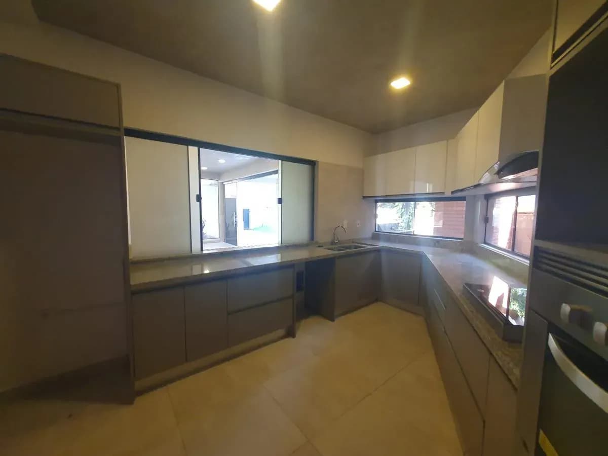 3-Bedroom House for Sale in Loma Merlo, Luque - Image 9