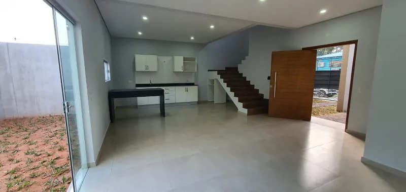 3-Bedroom House for Sale in Parques del Yatch, Lambaré - Image 3