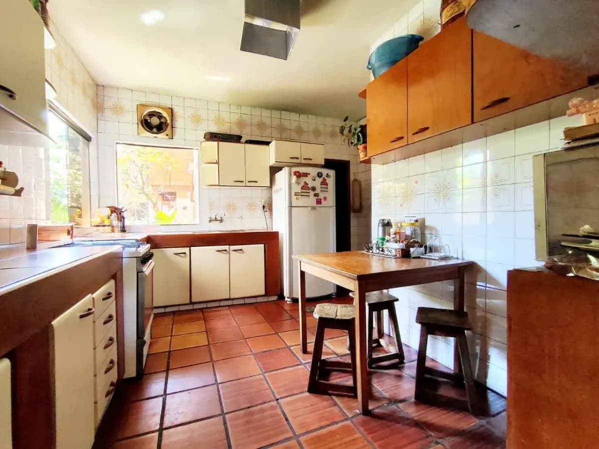 Casa de 5 dormitorios en Alquiler en Santo Domingo, Asunción - Image 10