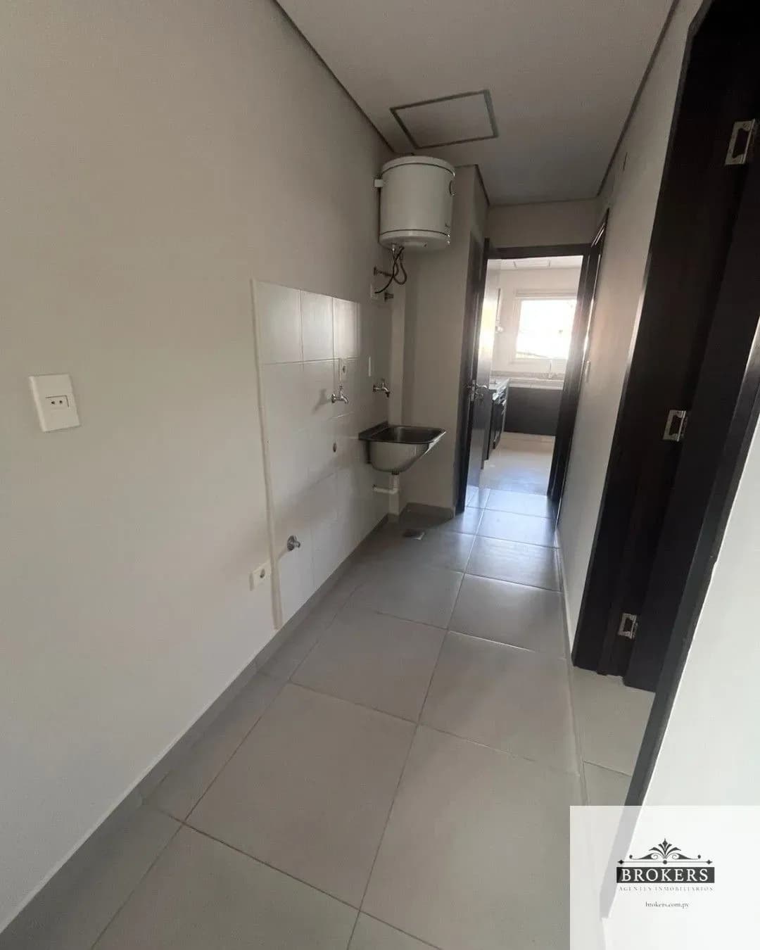 3-Bedroom Apartment for Sale in Las Lomas (Carmelitas), Asunción - Image 8
