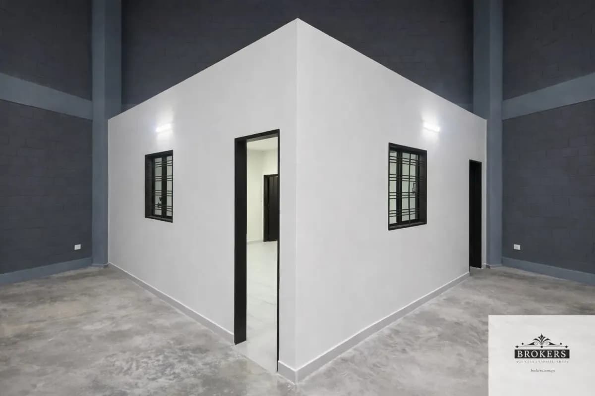 Commercial Space of 853m² for Rent in Monseñor Bogarín, Mariano Roque Alonso - Image 7