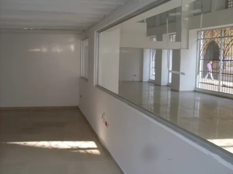 Local Comercial de 263m² en Venta en Centro, Cartagena de Indias - Image 4