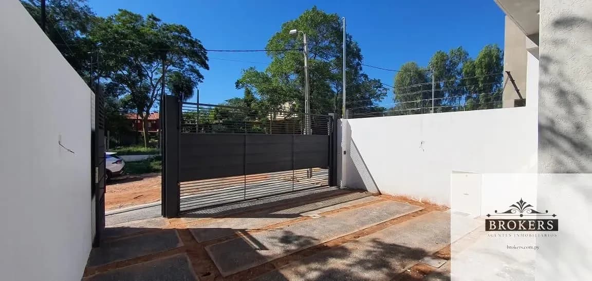 Casa de 3 dormitorios en Venta en Mbachió II, Lambaré - Image 3