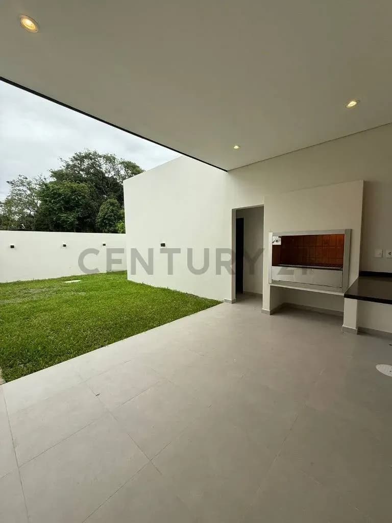 4-Bedroom House for Sale at Heisecke Construction, Luque - Image 15